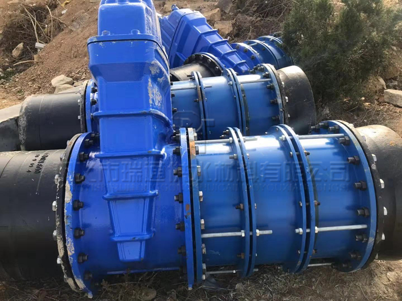 ɽ�|��ˮ��̎��Sʹ��DN800�p����s�����b�F(xi��n)��(ch��ng)